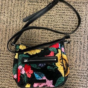 Vera Bradley crossbody purse ❤️💛💜